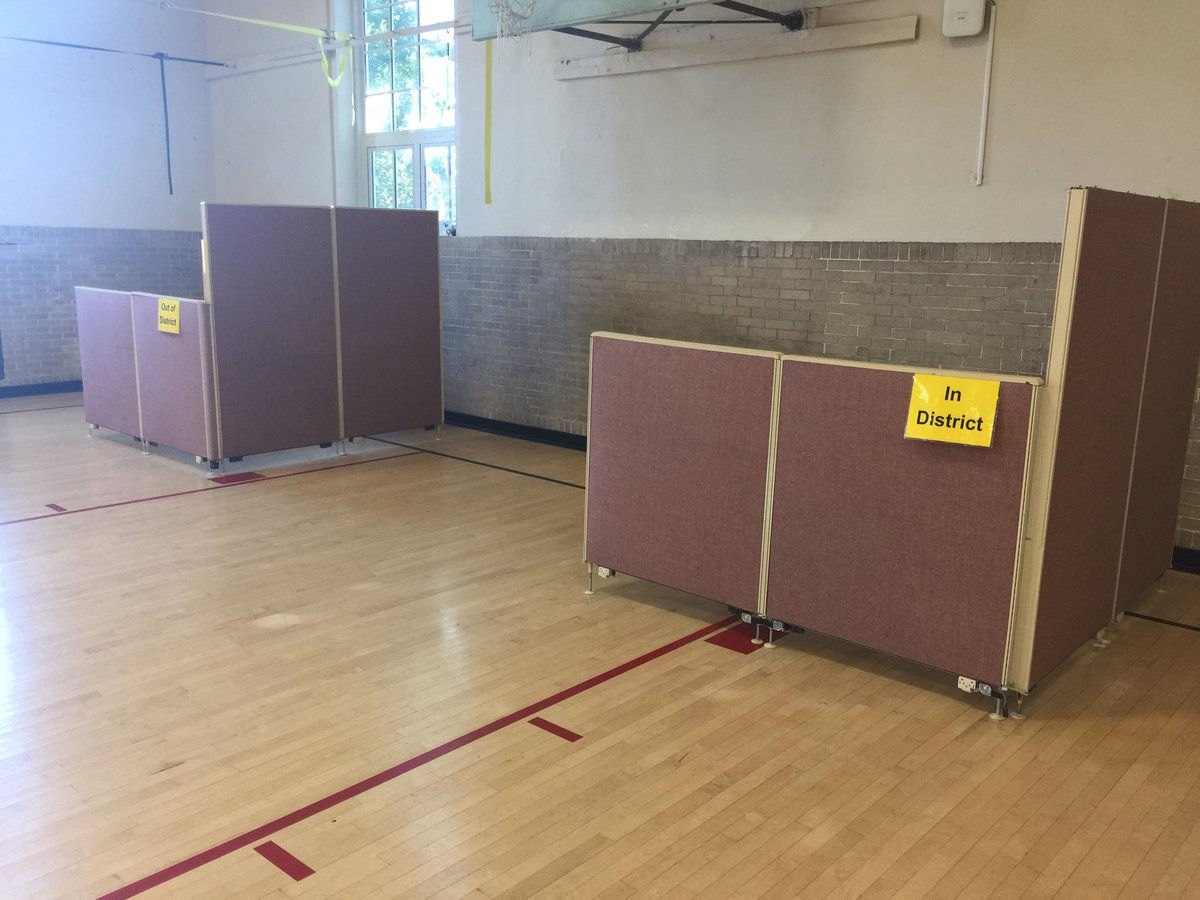 Ellen_Gerace's tweet image. Thank you to our amazing team @PCSDSpecialSrvs, our senior custodian Ramon Luna and district maintenance crew for picking up materials and setting up our temporary Special Education evaluation center! #PeekskillStrong #KeepingthePromise 📕📓📘