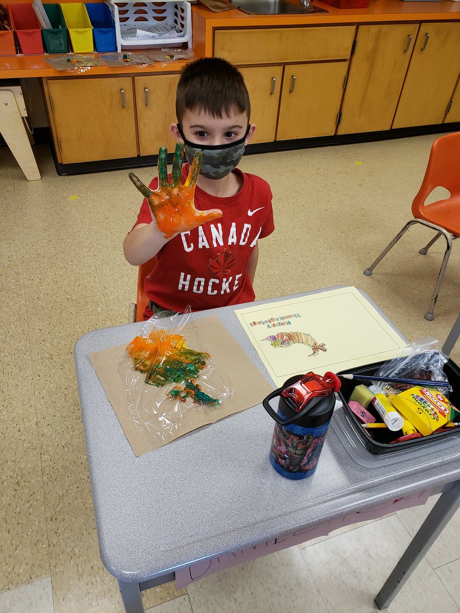 FunSchoolDays's tweet photo. Another fantastic Fun Friday in the Fall! #funinthefall #funfriday #terryfoxwalk https://t.co/Xp1oBTm4Oc