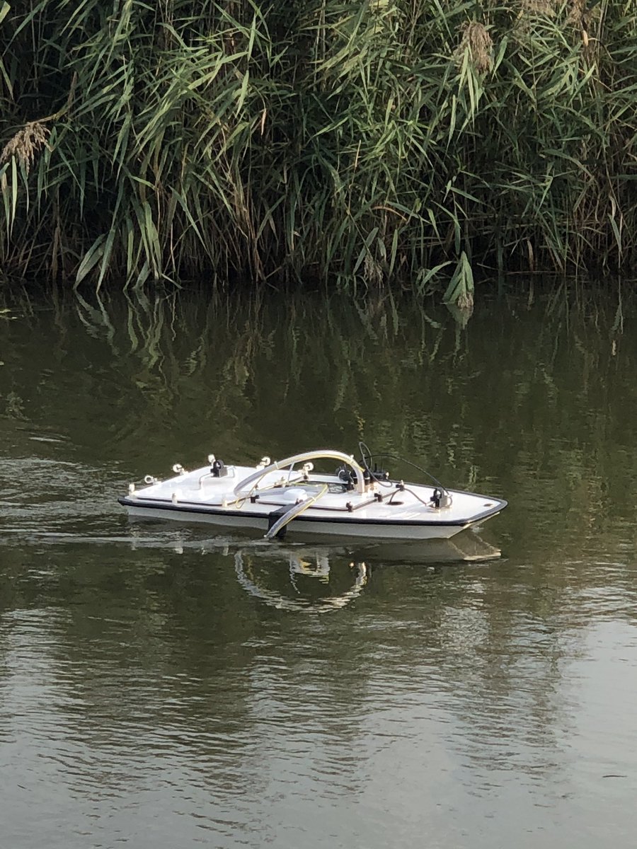 Say hi to Monitoring Vessel Feargal. He has sensors that detect a range of water quality determinands and a to a spectral analyser to assess pollutants. Developed in the EU Horizon 2020 @INTCatch program. And now helping assess the quality of our #chalkstreams