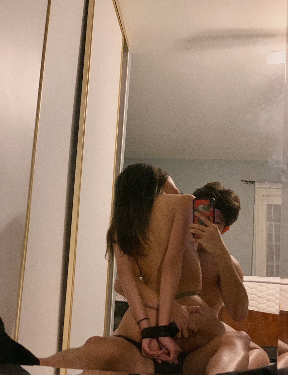 SexFlix (@dailyxsex) on Twitter photo 