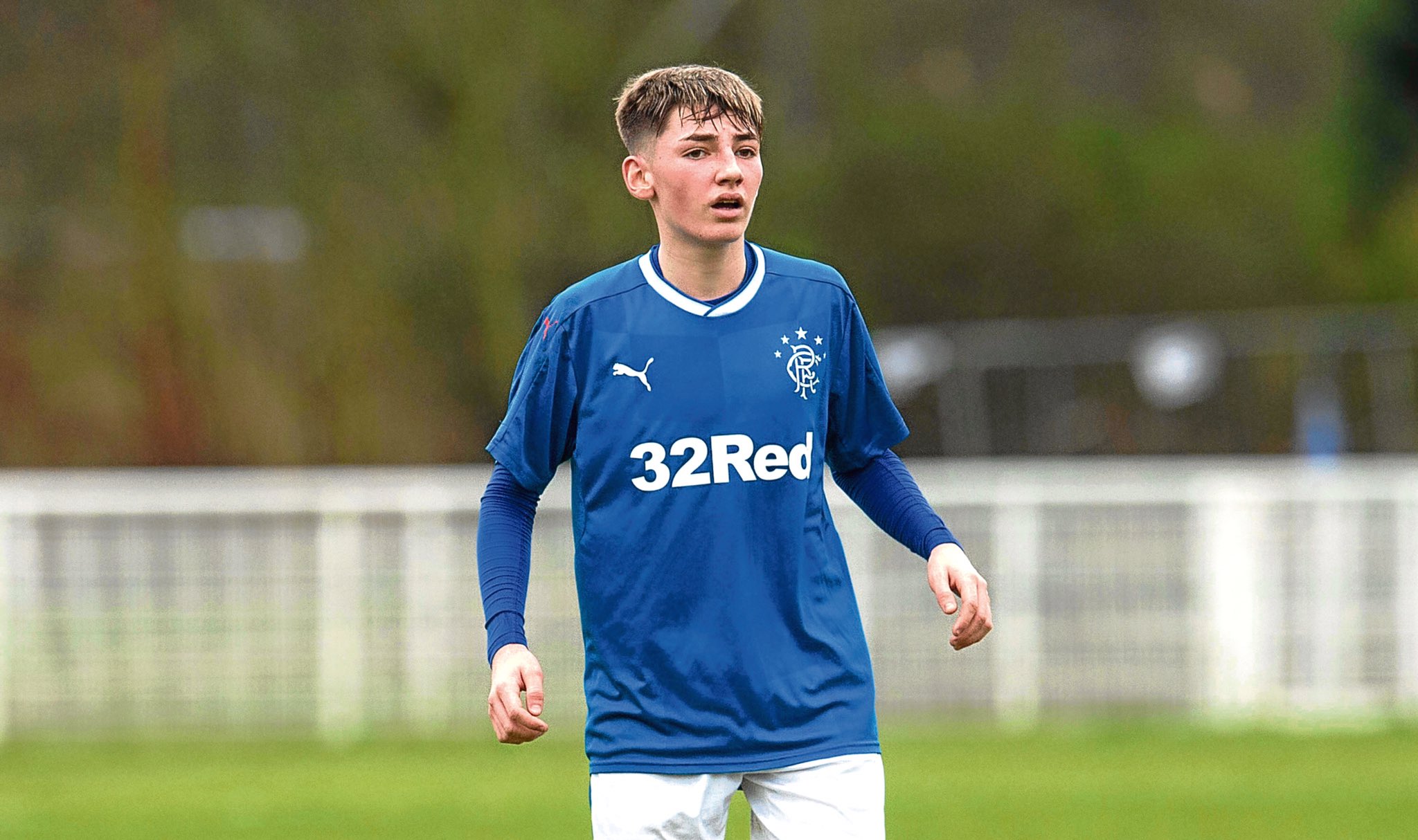 On Twitter Fun Fact Billy Gilmour S Mom Is Rangers Fan And Dad Is Celtics He Was Asked To Choose Between Blue And Green Shirts Given By His Parents