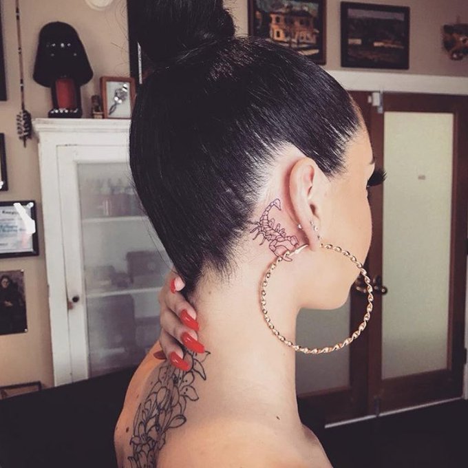 When I have both😭😂 https://t.co/TZaDTZsU21