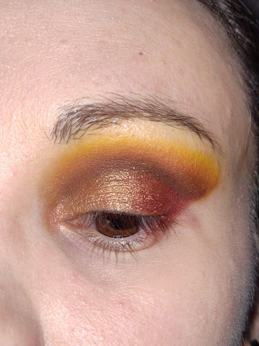 Cara84ger's tweet photo. #lidschatten #eyeshadow #itsmyrayeraye https://t.co/yGW787UAEH