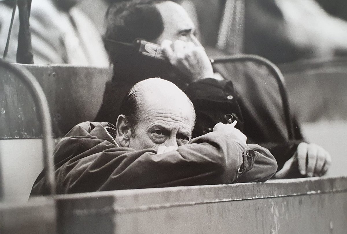 Así era Chenel. Yo narrando para <a href="/La_SER/">Cadena SER</a> y él viendo lo que sucede en el ruedo. Qué pensaba? Al final me contaba: "Ahora ya no toreo en la plaza pero fumando sueňo la faena que le haría a ese toro. Toreo a distancia". Y se fumaba otro paquete de Wiston. Era su vida.