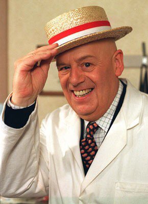 17. Fred Elliot. The butcher turned Rovers owner with the booming voice. One of the show’s larger than life tragi-comic characters. His endless search for love provided both laughs and pathos throughout his stint. As did his relationship with nephew- later son-Ashley.  #MyCorrie60