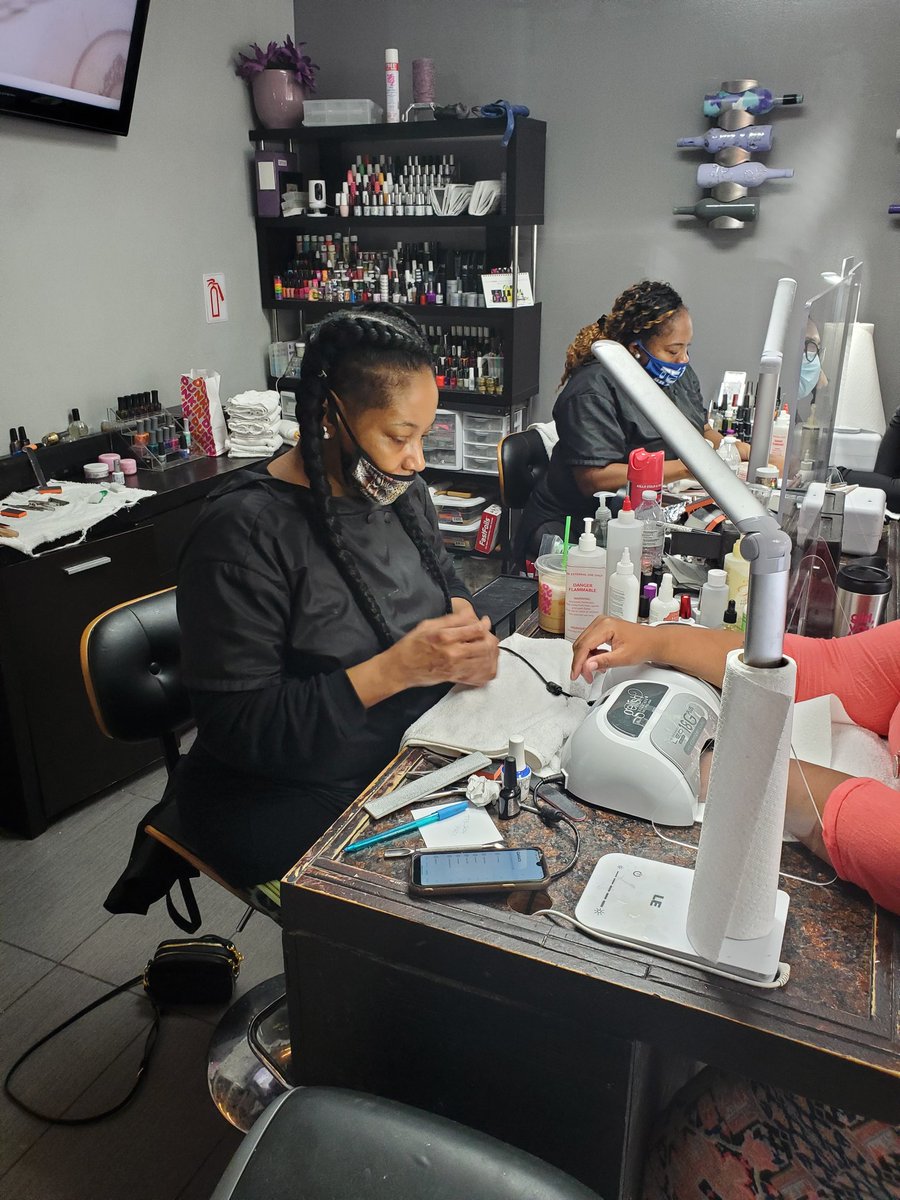 JeffStVerna's tweet photo. A Polished Work is a black owned nail salon 1000 E 76th st in Chicago. They use the best products, 
 Patronize Black Owned Businesses😊#aabrgblackout
@CPAABRG @CP_UPSers @ExperienceUPS https://t.co/LgggDDHjuW