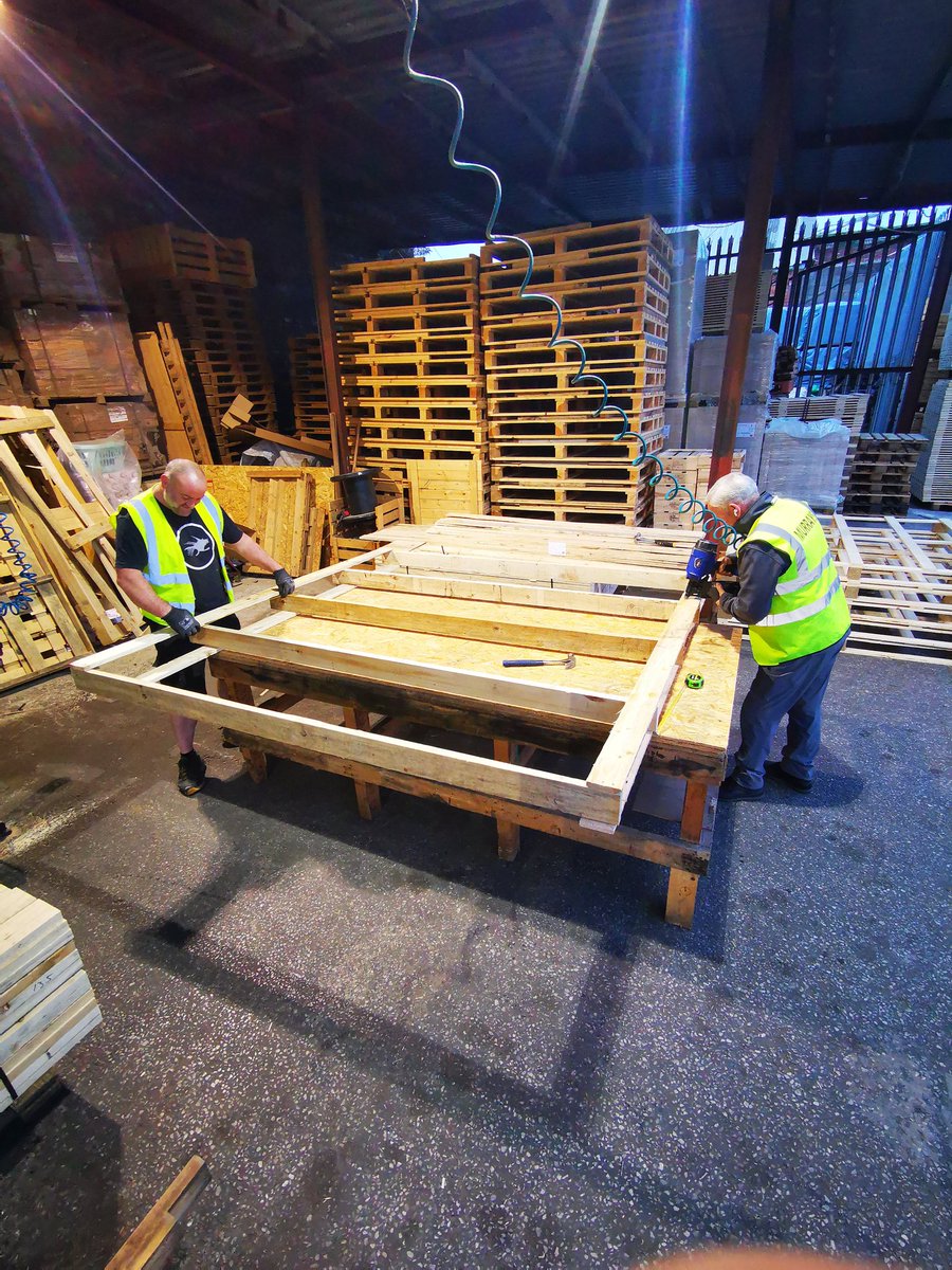MurraysDPS's tweet photo. Welcome to Murrays DPS 1st post. Here for all your timber and packaging needs. #timber #pallets #packingcases #heattreated https://t.co/ikwySOf7Gj