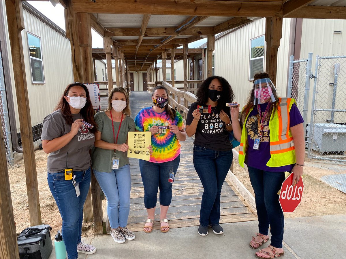 connierayo's tweet photo. Thank you for the sweet treat! Made this Friday even better 🥰 #campbellcubs https://t.co/lgzwGDMfTI