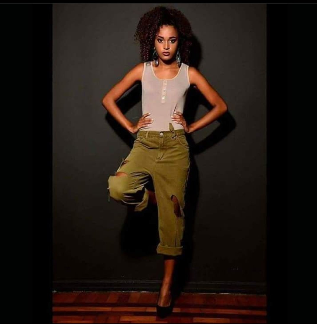 JessGon34's tweet image. Começo de um sonho/ Deu tudo certo 🙏😭

#modeloporamor
#podernegro
@pixel.clean