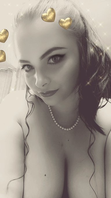 Count the ways you love me.  love addiction ▪︎ goddess ▪︎ dominatrix https://t.co/GtDYxTYKwD