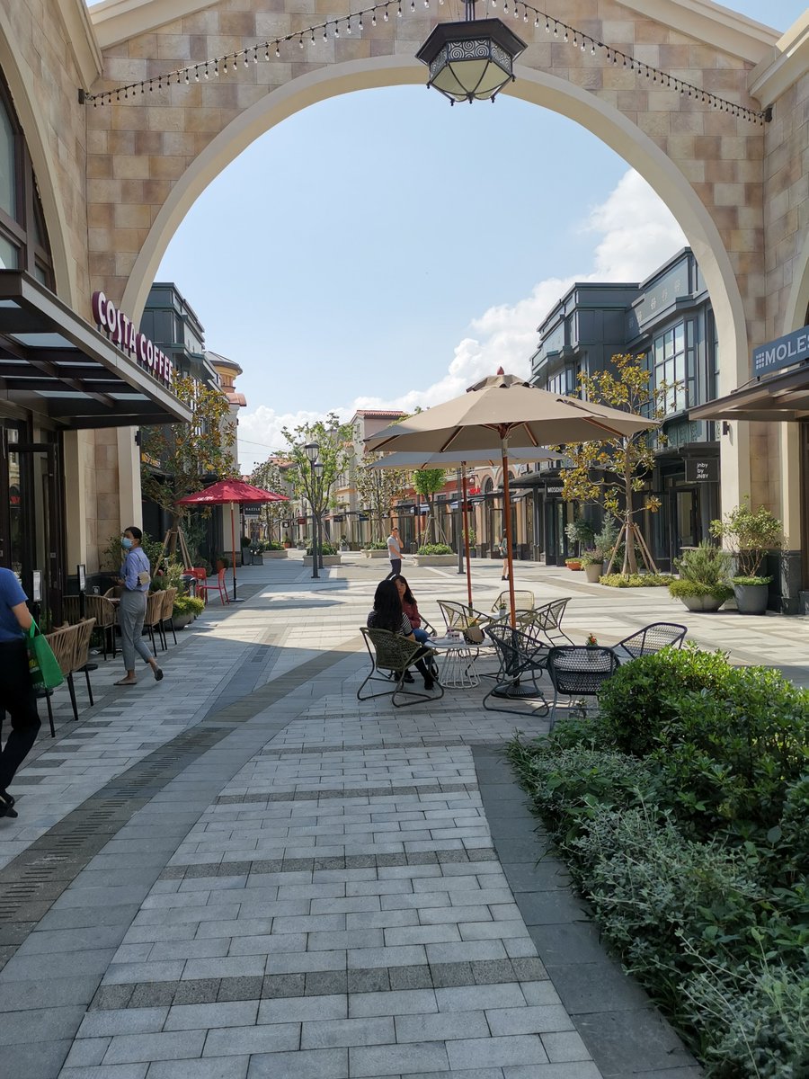 LeoWongggg's tweet image. outlets besides Yangcheng Lake #Soochow #Jiangsu #RealChina