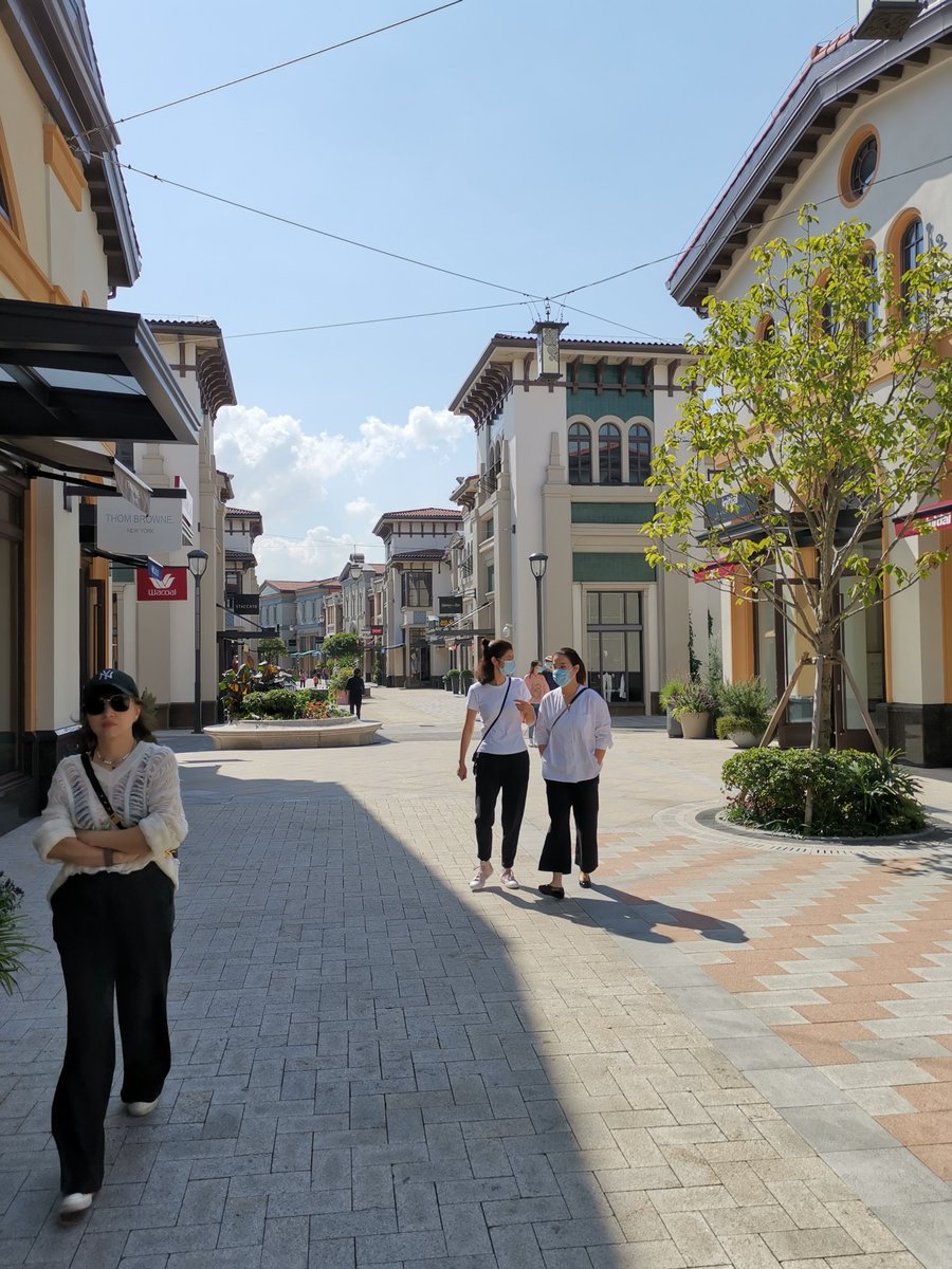 LeoWongggg's tweet image. outlets besides Yangcheng Lake #Soochow #Jiangsu #RealChina