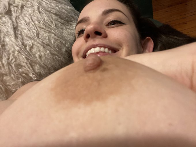 chilln https://t.co/nwNobnOfYT