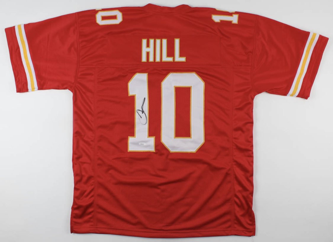 🚨GIVEAWAY TIME🚨

We’ve got a signed Tyreek Hill(<a href="/cheetah/">Ty Hill</a>) custom jersey✍️

All you have to do to enter is:
1️⃣RETWEET this tweet
2️⃣FOLLOW <a href="/ArrowheadLive/">Arrowhead Live</a> 

⏳Giveaway ends 10/18 @ 5pm CST⏳
#Chiefs | #ChiefsKingdom