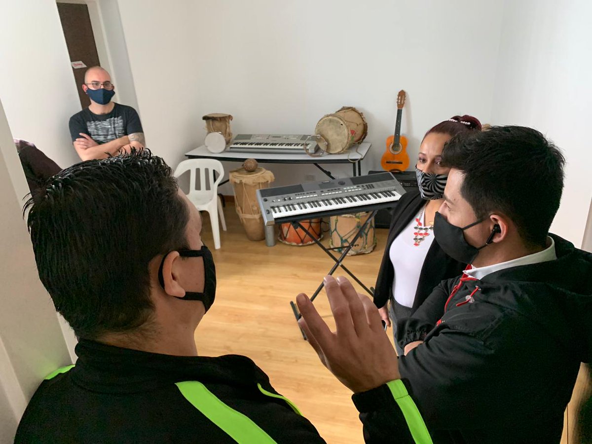 SergioFerG's tweet photo. ¡Qué alegría! 
Hoy Inauguramos junto a @XiniaNavarro la Casa de la Juventud de Chapinero. https://t.co/szyyzAoEDv