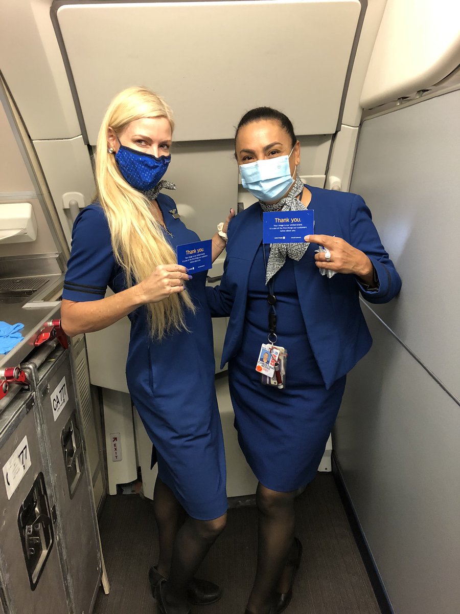 Our team collects compliment cards left and right!! Thanks to Julie and Christina for a wonderful flight and for representing the Brand, and thanks to #UAIFSbaseSFO for recognizing them! @MarieLAX_united @clarissamperez1 @JWolfeUAL @DeanWhitt44 #UAIFSbaseLAX #beingunited