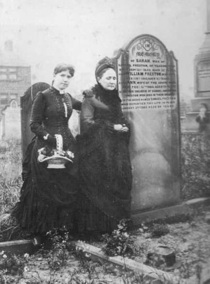 It was very important for mourners to be photographed in their deep state of grief. Photographs of the grieving, funerary flowers, the deceased, and other elements were placed in photo albums as a remembrance, as one would do with wedding albums.