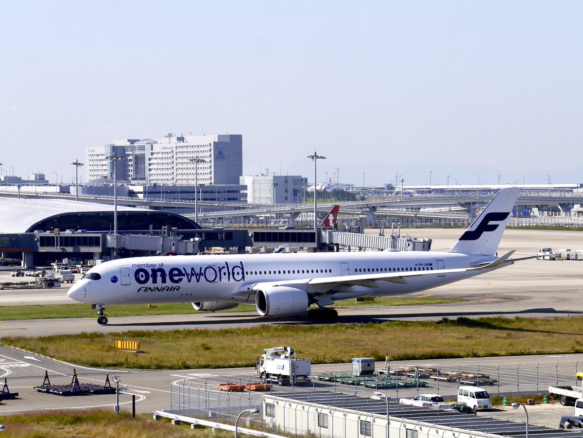 yossyB6's tweet photo. 海外の飛行機、少しずつ戻ってきてるかな。時間かかりそうだけど、今までみたいにたくさん飛んできてね。
#finnair
#ohlwb
#oneworld
#kix
#関空展望ホール
#関空展望ホールskyview https://t.co/B6qJRU5FzH