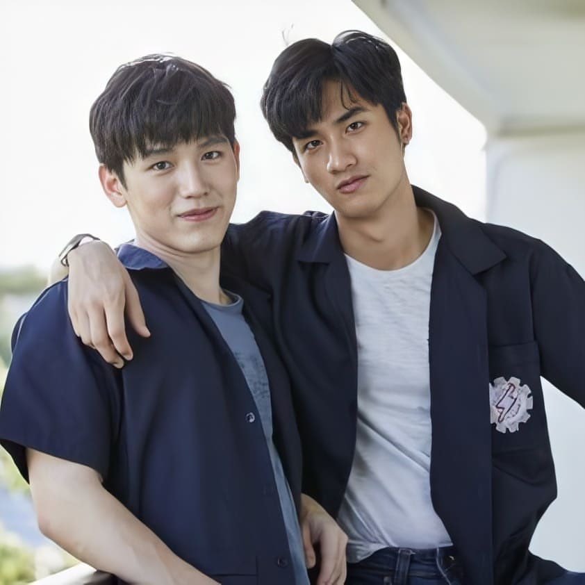 taynew_rio's tweet photo. Morning~💙
#เตนิว
#DarkBlueKiss1stAnniv https://t.co/WOTfJrAMX7