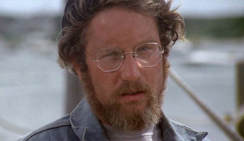 When casting Lewis Bodine, I assume James Cameron said, "I need someone who looks like Richard Dreyfuss in 'Jaws' but can you ever-so-slightly up the Jerry Garcia factor?"  #TitanicLiveTweetThread