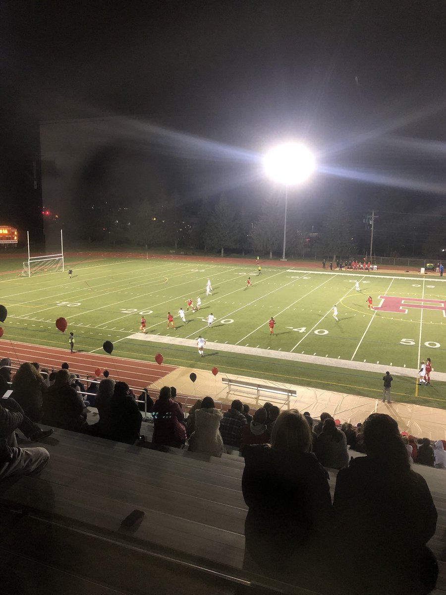 RHS Girls Varsity Soccer. Win 2-1!! Nice game ladies. <a href="/RHSBillOlsen/">Bill Olsen</a> @BiancaMcKeen <a href="/RobBlissVT/">Rob Bliss</a> <a href="/RHSSteveSampson/">Steve Sampson</a> <a href="/gschillinger1/">Greg Schillinger</a>
