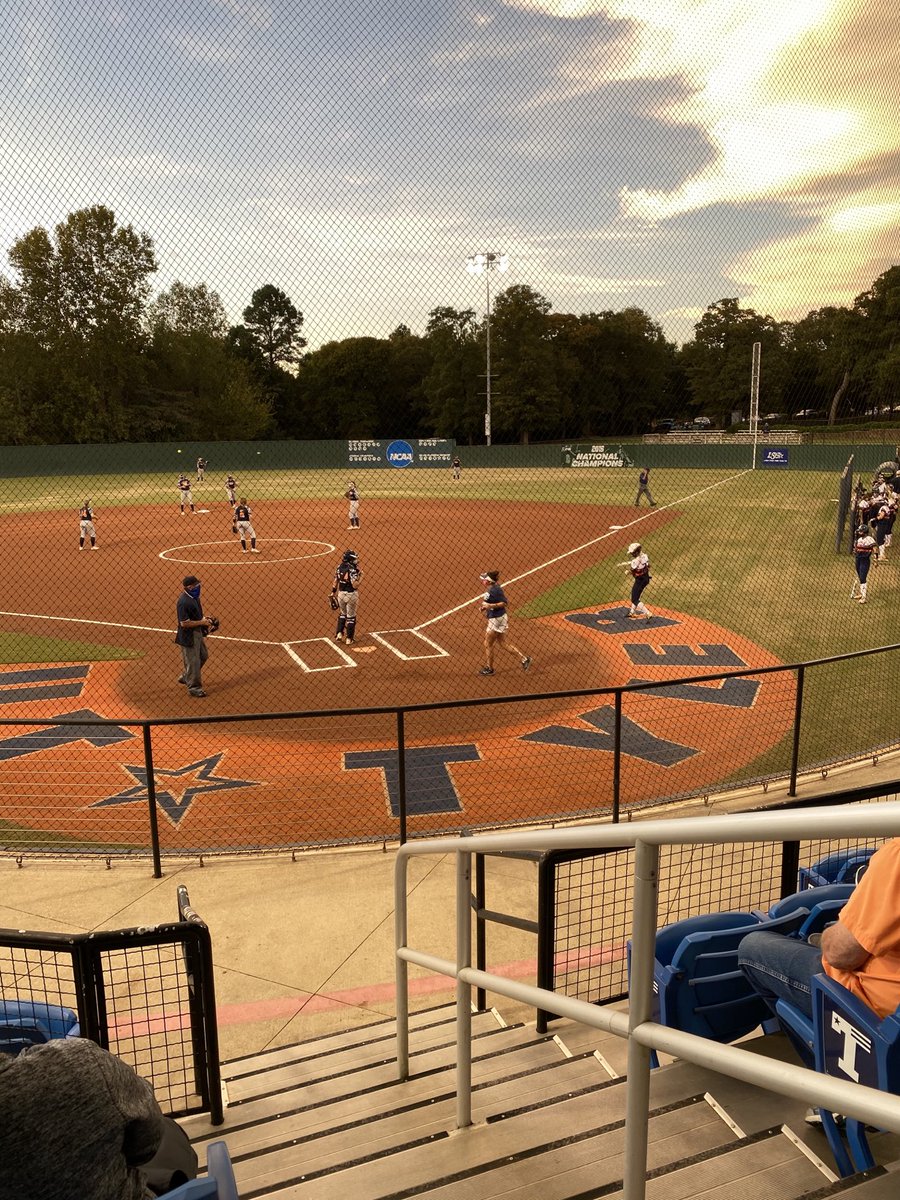 G_Smith49's tweet image. ⁦@Patriot_sb⁩ great to see the ladies in action! #fallscrimmage