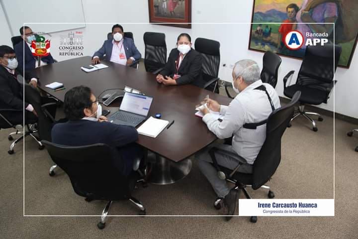 icarcausto's tweet photo. Reunión llevada junto al Alcalde de Azángaro, Flavio Mamani, y especialistas del Viceministerio de Patrimonio Cultural e Industrias Culturales, verificando el calendario para la urgente atención de los templos en la región Puno.
#PorLaCulruraDePuno. https://t.co/QrEWwFlNeG