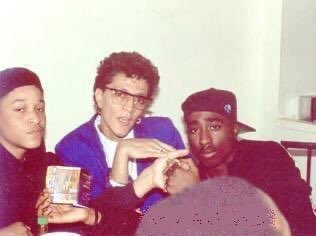 whiteoutgotu's tweet photo. Happy 43rd Birthday,
π#YafeuAkiyeleFula
aka
π#YakiKadafi
of @TheOutlawz!
#RIP #YafeuFula #Kadafi #ThePrince #Outlawz #FatalNFelony #YoungHollywood #Dramacydal #Havenotz #SonRize #Montclair #NewJersey #Tupac #2Pac #Makaveli #ThugLife #SekouOdinga #YaasmynFula #BPP
ππ»@yaasmyn https://t.co/XdOoPPROif