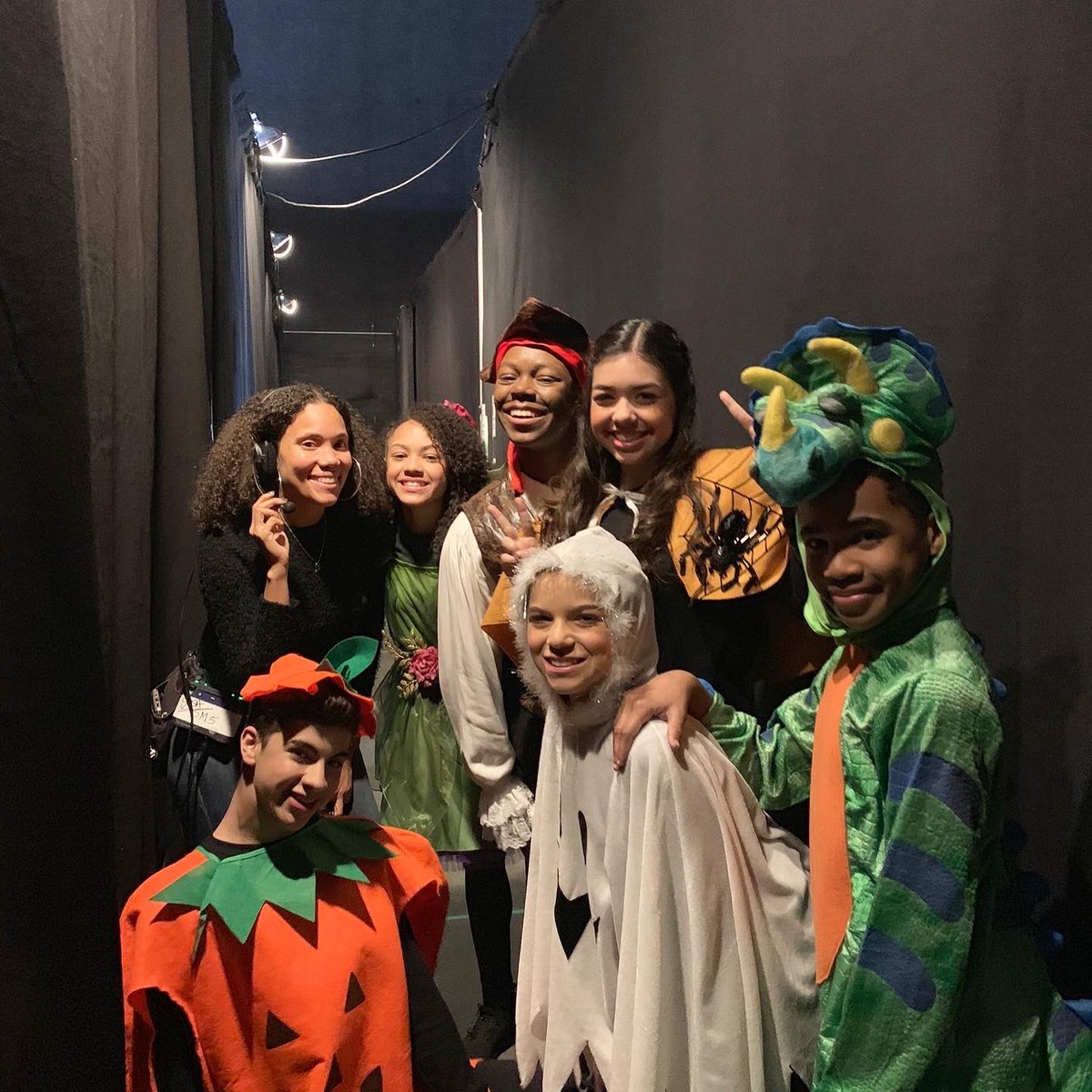 DISNEY FAM JAM is BACK!!HALLOWEEN EPISODE 🎃🎃🎃
Tonight on <a href="/disneychannel/">Disney Channel</a> 
#dancer #hypesquad #rhyanhill #philwrightchoreo💯