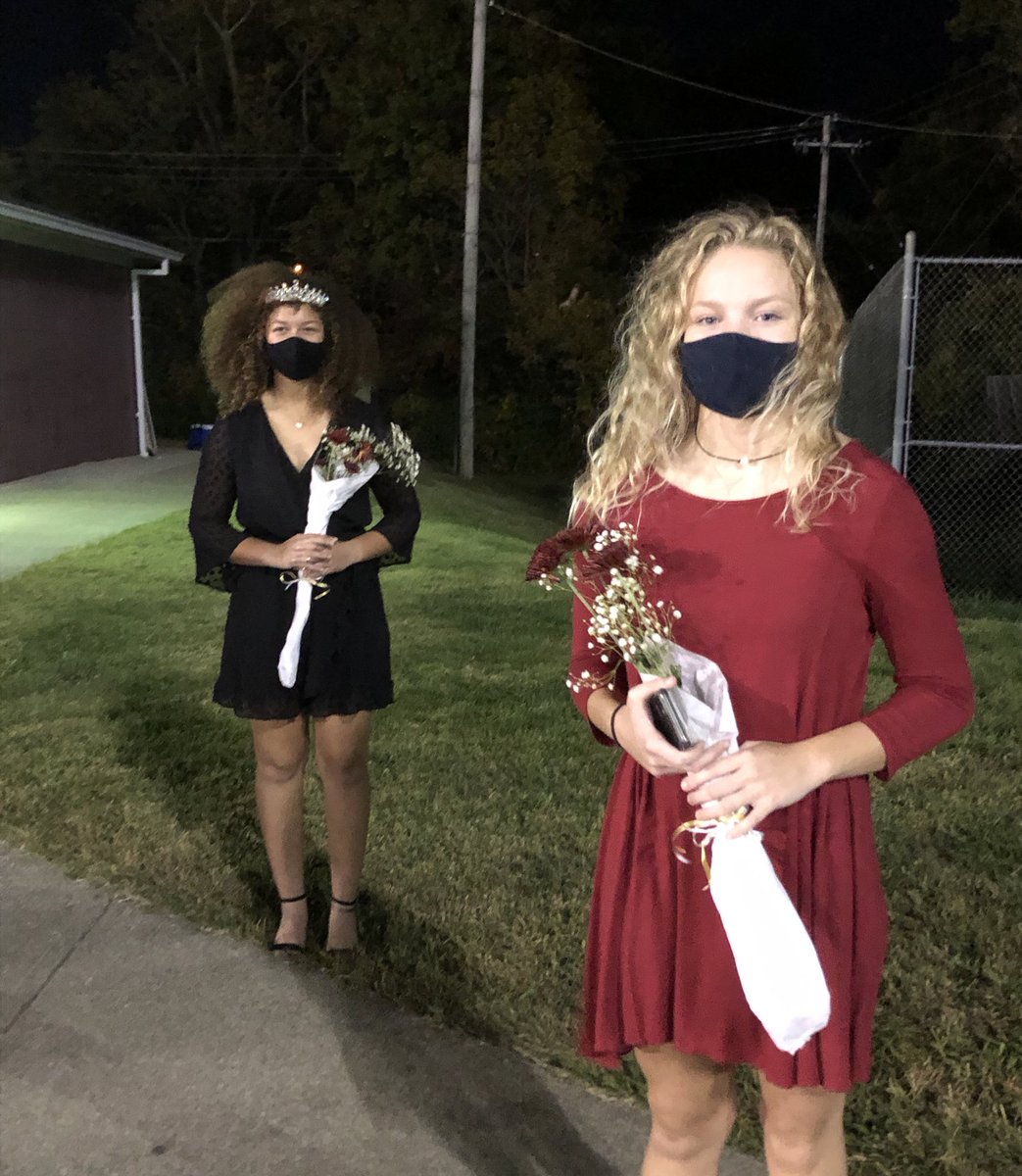Two amazing young ladies representing tonight on the homecoming court. Congratulations Aaliyah and Angelina! <a href="/aaliyahyates2/">aaliyah yates 💋</a> <a href="/angelina_h28/">angelina harrison</a>