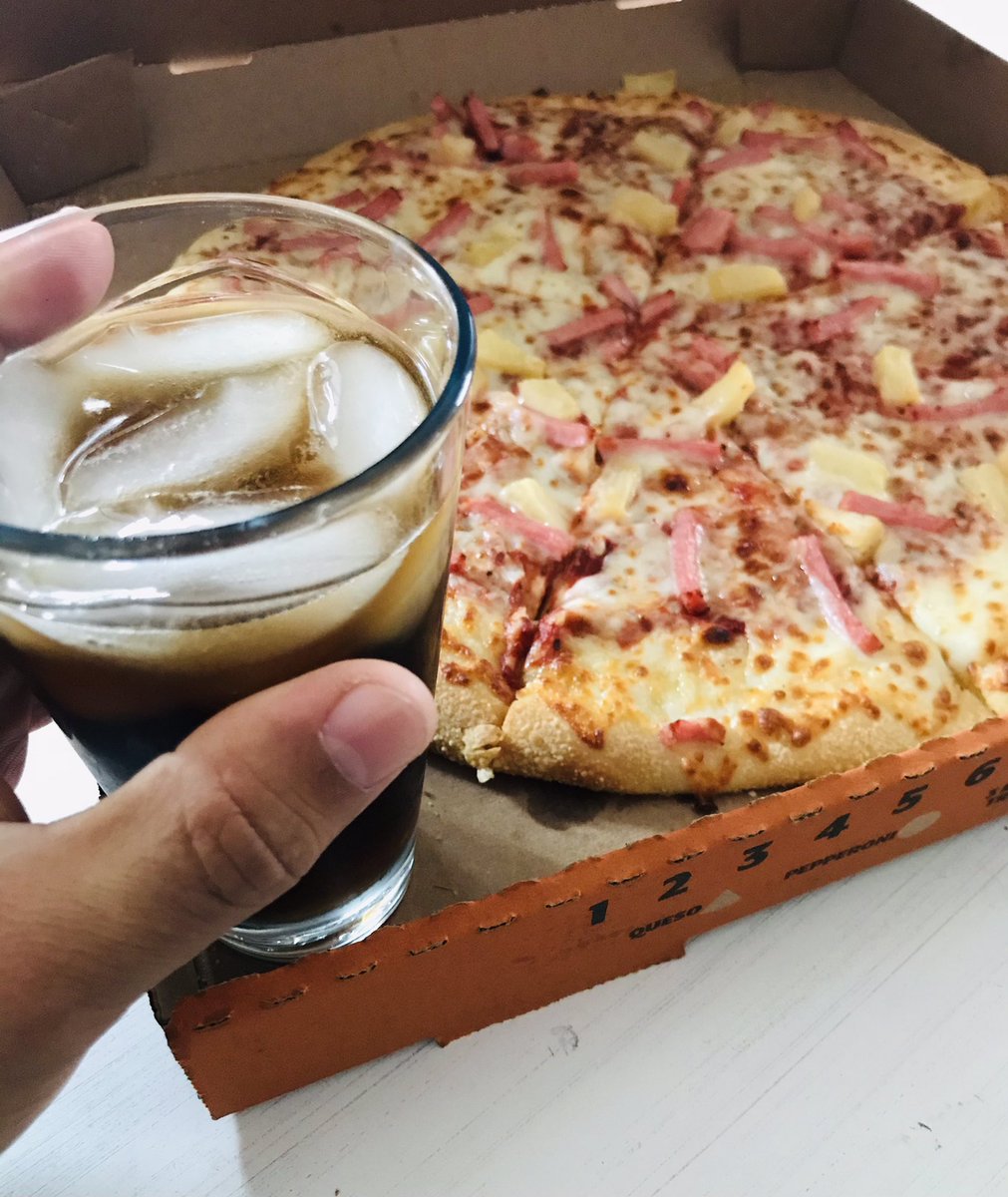 #TGIF 

Fuí con un puto miedo de encontrarme a #LordPizza o #LadyPizza pero fiu la libre, no estaban ninguno de este par de 🦧 

Que comiencen los juegos del hambre 🤤