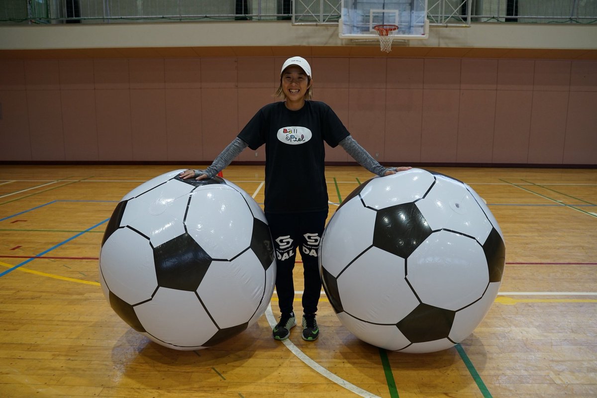 Flying Tiger Japan V Twitter この度はジャイアントボール をお買い上げいただき 楽しいツイートをありがとうございました これだけの大きさになりますとそれだけでテンションが上がりますが まさかのサッカーボール です W今秋はサッカーモチーフのアイテムが