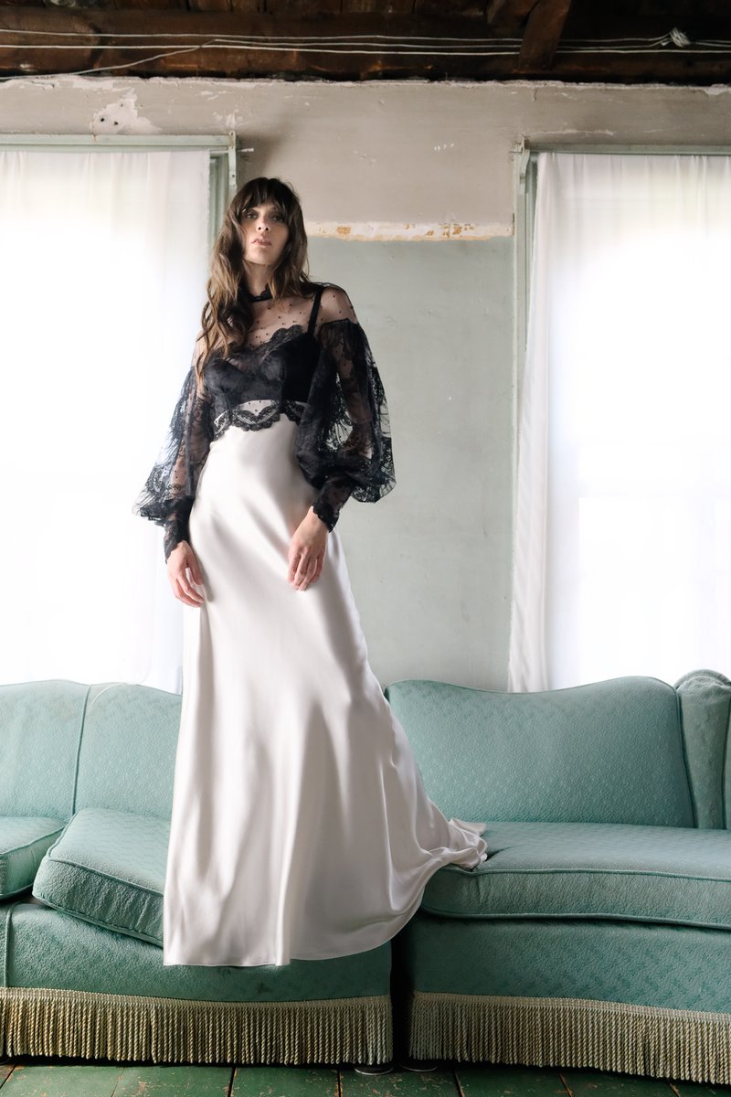 HiTechchic's tweet photo. Here's a few more from #ElizabethFillmore's #Fall2021 #BridalCollection presented during #NewYorkBridalFashionWeek on #Runway360 from @CFDA. https://t.co/0YZ2M77HCH