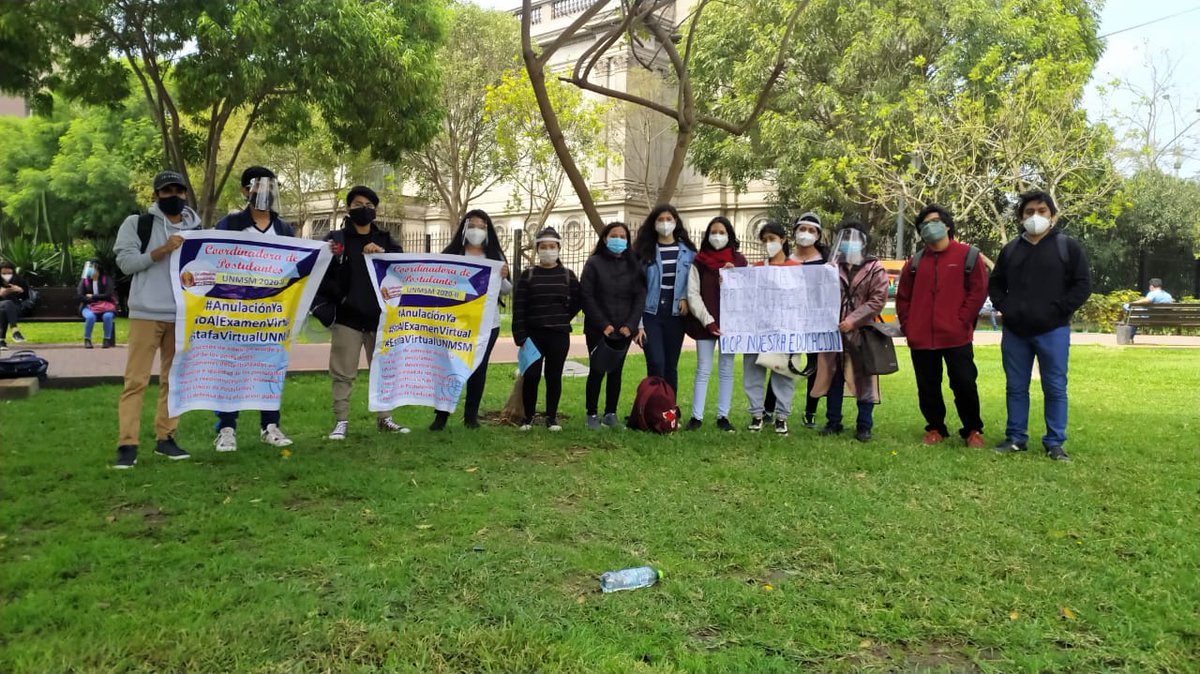 Cposunmsm's tweet photo. Parte de los postulantes, estudiantes y padres de familia que hoy fueron Plantón#5

#AnulaciónYa

#NoAlExamenVirtual #EducaciónParaTodos #AdmisiónSinExclusión #EstafaVirtualUNMSM

#AnulaciónYa https://t.co/3OBrD0i3hV