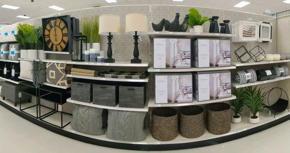 kaitypauley's tweet photo. Another #FlexFriday 💪 in the books!  

#harvestdecor #falldecor #fallvibes #targetstyle #visualmerchandising https://t.co/xZe74UIVOH