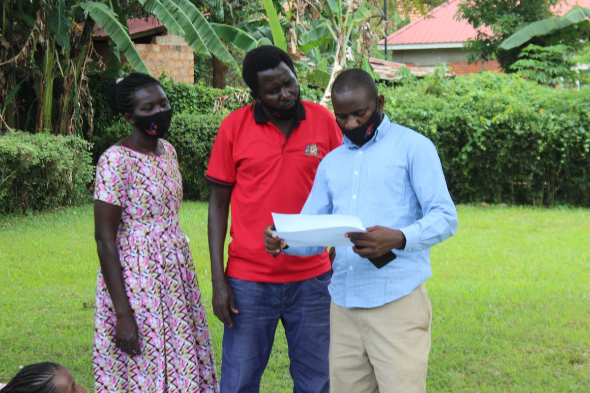 SETSRHRUg's tweet image. Today the 10th October the participants will each receive a certificate in SRHR awarded by @MakSPH. 

Congratulations 🎊 to cohort 10 TOT400. #OrangeKnowledge.