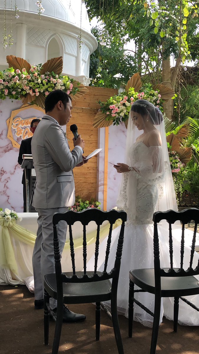 LR: <a href="/andelandel97/">Andela Yuwono</a> Wedding