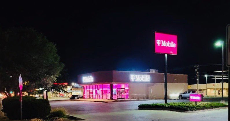 kevin kunkel (@kkwestisbest) on Twitter photo Route 66 gem! Gallup, NM meets the Un-Carrier! Opening day for <a href="/TMobile/">T-Mobile</a> in this historic and beautiful town. It was a crazy great day. Best yet. Thanks @JT_DesertWest for inspiring the collaboration that’s driving STR ! <a href="/SamSindha/">Sam Sindha</a> <a href="/JonFreier/">Jon Freier</a> Route 66 gem! Gallup, NM meets the Un-Carrier! Opening day for <a href="/TMobile/">T-Mobile</a> in this historic and beautiful town. It was a crazy great day. Best yet. Thanks @JT_DesertWest for inspiring the collaboration that’s driving STR ! <a href="/SamSindha/">Sam Sindha</a> <a href="/JonFreier/">Jon Freier</a>