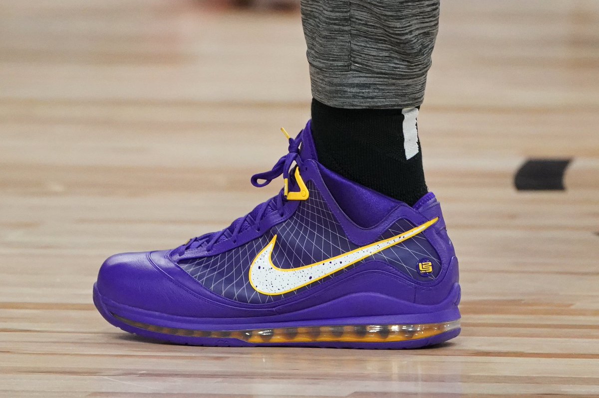 what shoes did lebron wear in game 7
