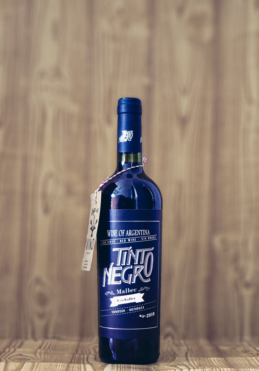¡Al fin viernes!🍷
Y en nuestro #ViernesdeVinos te recomendamos...
🍷 Tinto Negro. Malbec, 2018 <a href="/tintonegro/">Bodega Tintonegro</a> 
Recordá que podes recibirlo en tu domicilio en La Plata y alrededores! 
+info y catálogo por MD.-