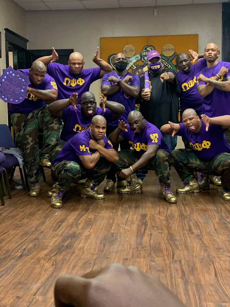 Primetime_Lav's tweet photo. I Been Working HARDDDDDDD for Omega !!! This has been one long journey and wouldn’t trade it for nothing in the world....... Perseverance was key to this long road to Omega  Spring 20” MERCILESS MU TAU I go by the name (Q-Rilla )🐶💜💛 RQQ To Good Bruhz #9thDBruhz #MercilessMuTau https://t.co/4FoDoS8BLh