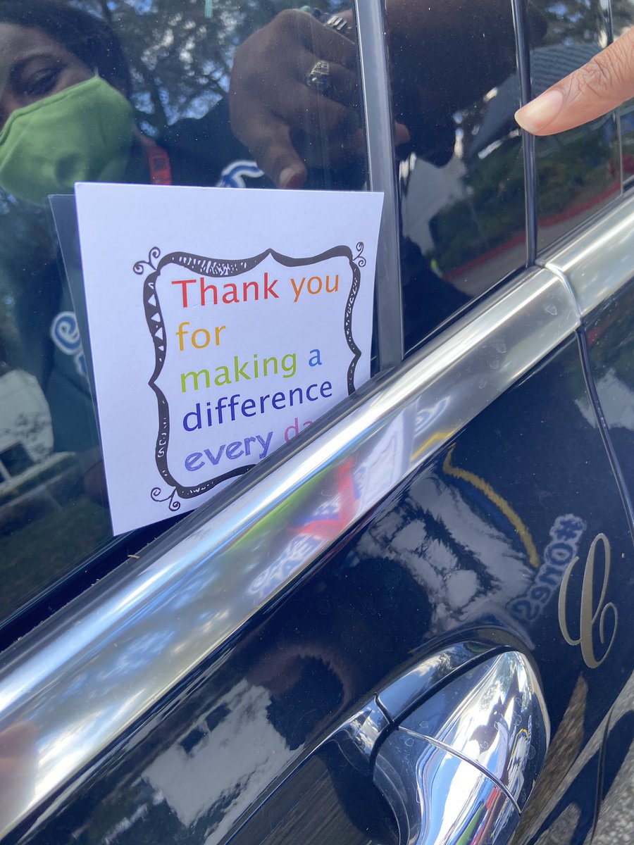 HCPSSheehyElem's tweet photo. Spreading Appreciation and Positivity today to the Hardworking Staff at Sheehy Elementary! #FridaySurprise #CarNotes #WeValueOurTeachers https://t.co/7IsQtc9DKg