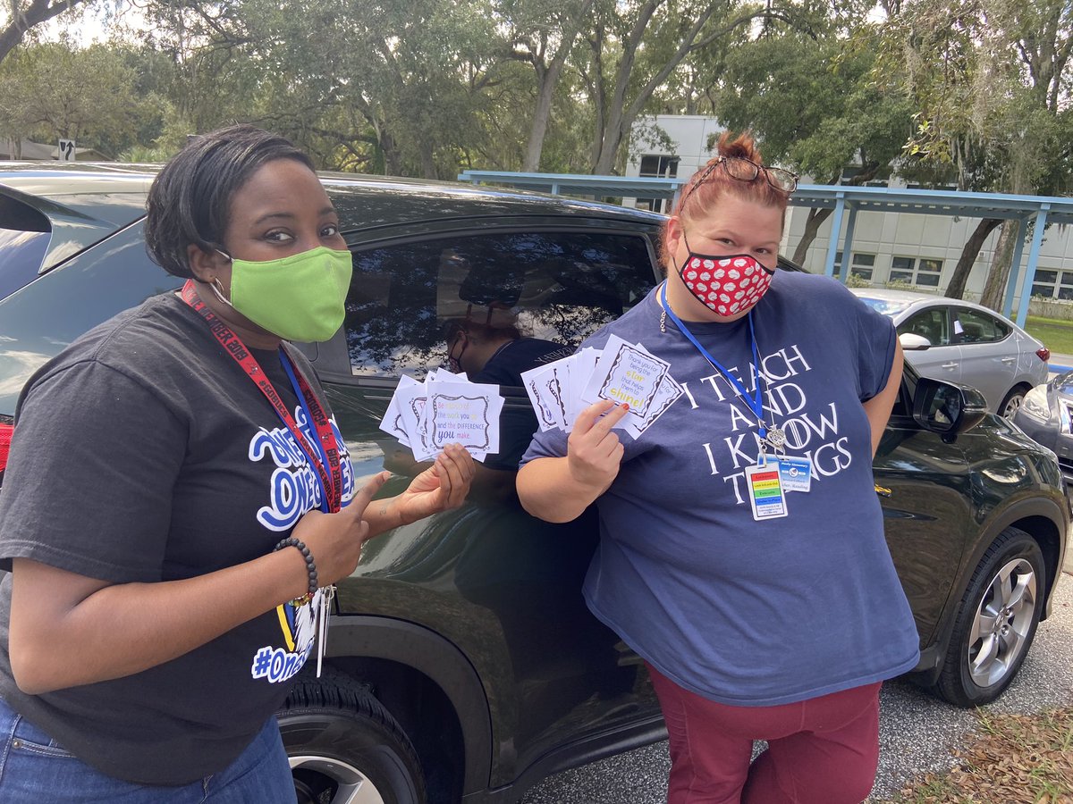 HCPSSheehyElem's tweet photo. Spreading Appreciation and Positivity today to the Hardworking Staff at Sheehy Elementary! #FridaySurprise #CarNotes #WeValueOurTeachers https://t.co/7IsQtc9DKg