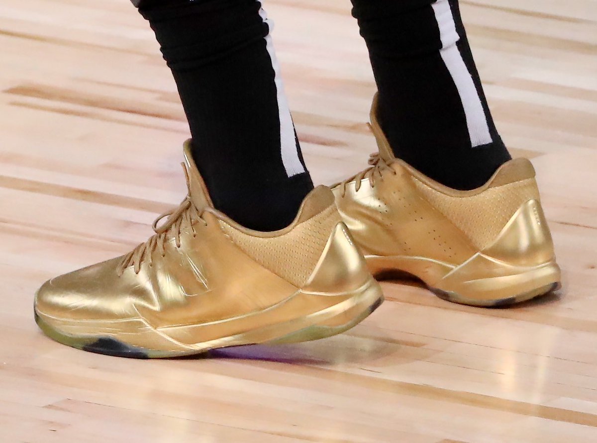 all gold kobe shoes