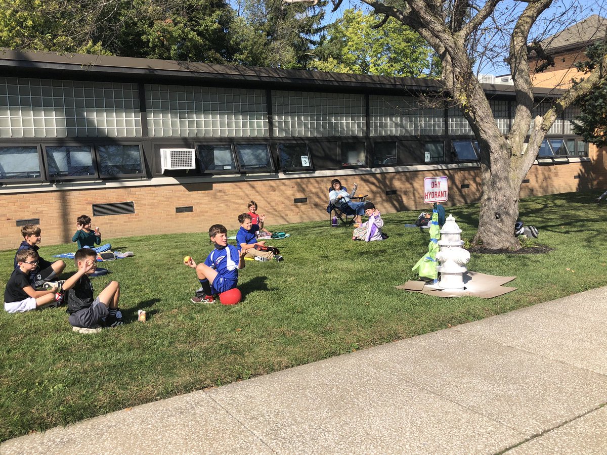 Shout out to Mrs. Robinson who enjoys a picnic lunch with her class today!  <a href="/BaySchoolsOH/">Bay Village Schools</a> <a href="/BayNormandy/">Normandy School</a> <a href="/BayMiddleSchool/">Bay Middle School</a> <a href="/BayAthletics/">Bay Athletics</a>