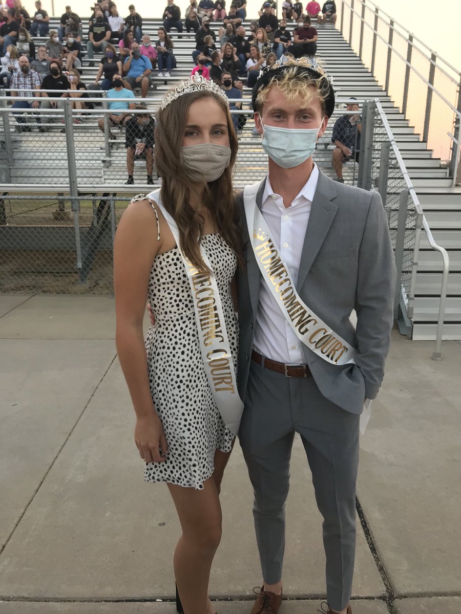 mavstuco's tweet photo. Congrats to our Fall Homecoming Royalty! Prince Vaughn Decker, Princess Alexa Davison, Queen Autumn Ford and King Brandon Bowles!! (Brandon and Autumn were double booked playing and cheering in tonight’s game) Congrats all!! 🎀🖤👑 https://t.co/NsZZva7RFw