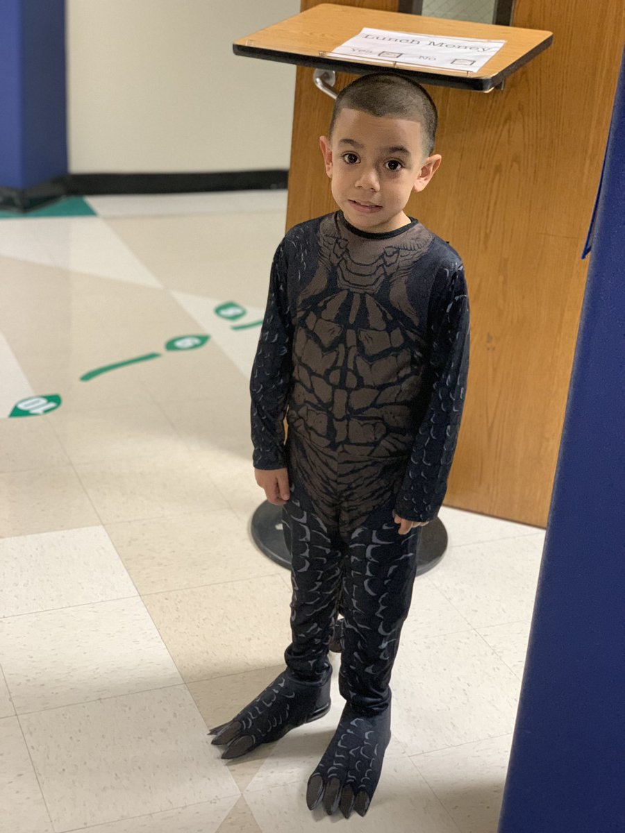 CgossM's tweet photo. This sweet fellow reached his goal and dress up day was his request!! Love teachers who set goals with students, but even more so how to achieve them. @Austins_class #Smithleopards #lovemyjob https://t.co/PBf2JJAnaz