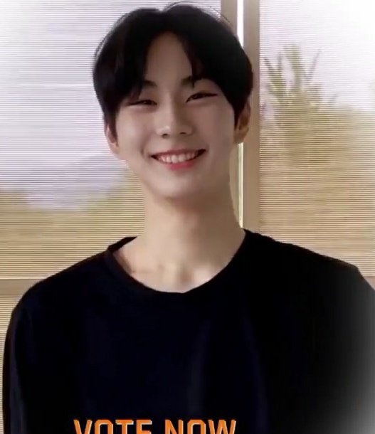 a thread of jungwon but as you scrolls up he gets older ;