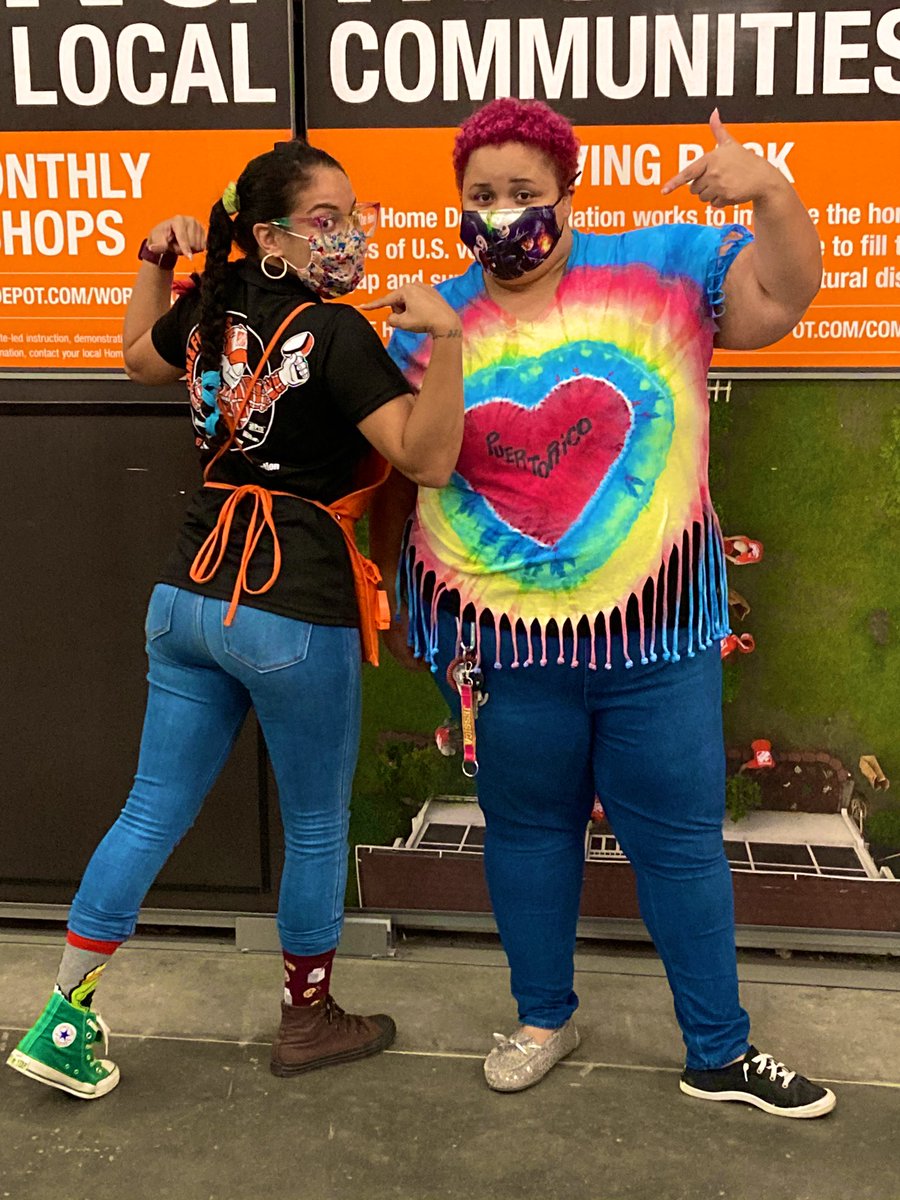 MsT_MaeleenSosa's tweet photo. So I missed my morning associates, but at least I got to capture this dynamic duo! I can always count on my FES to rock out this Wacky Tacky outfit. We do it for CAM 🧡 https://t.co/bDmO4uT1YX