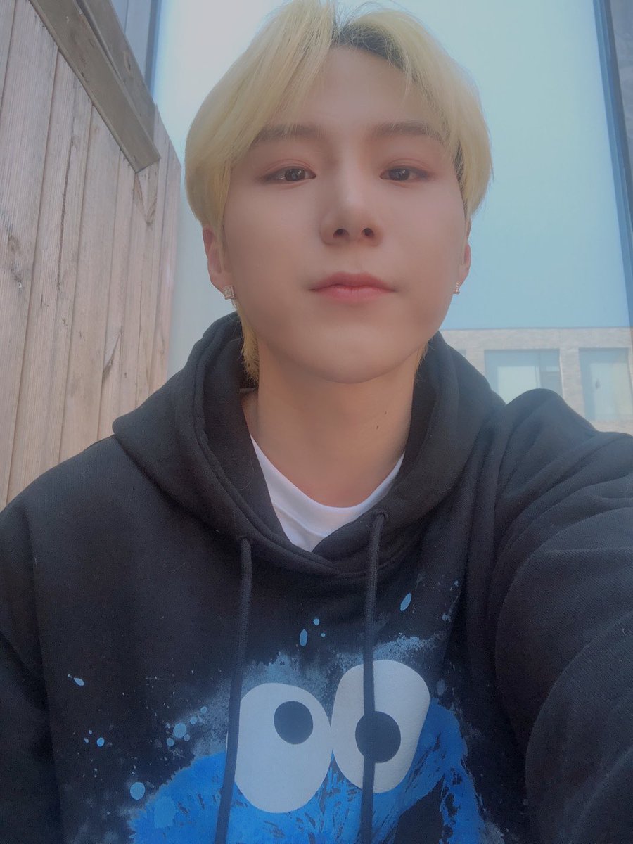 1team_twt's tweet photo. [#1TEAM #BC]
Goodmorning TEAMONE 😁 https://t.co/HbCp4WAWK3